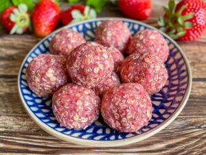 Strawberry And Banana Oat Balls For Dogs Recipe
