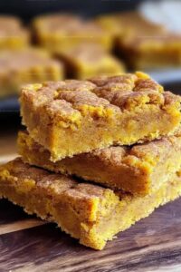 Easy Pumpkin Snickerdoodle Bars Recipe