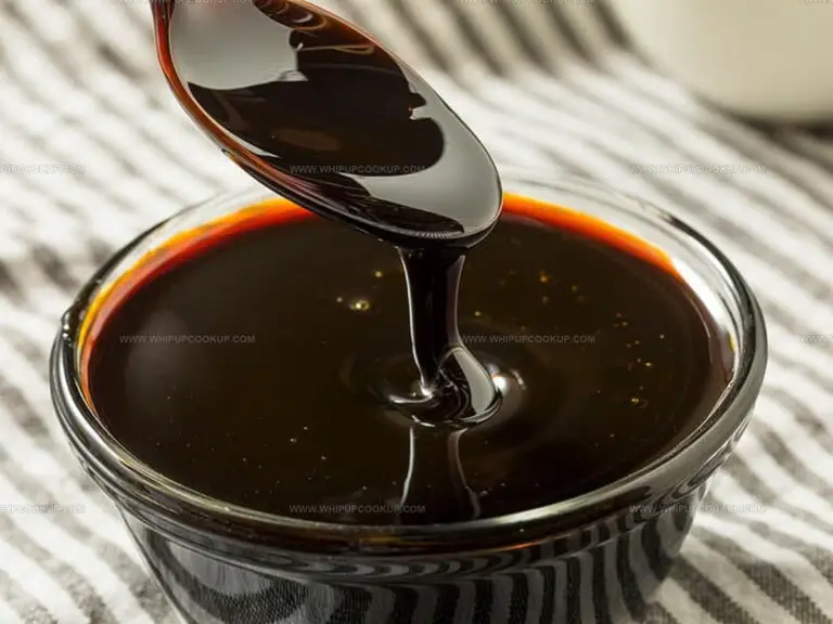 3 Dark Molasses Replacements for Rich Recipes