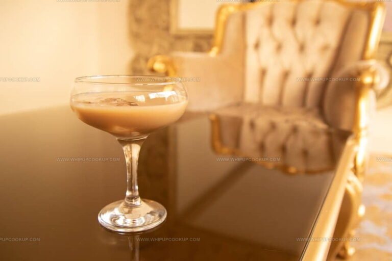 What Does Irish Cream Taste Like? A Sweet Boozy Blend for Beginners