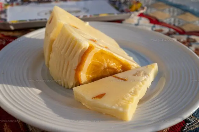 How Do Italians Pair Fresh Cheeses With Fruit, Honey, or Cured Meats?