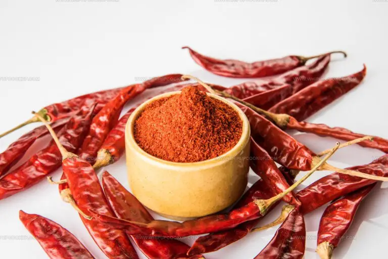 4 Kashmiri Chili Substitutes That Bring Mild Heat