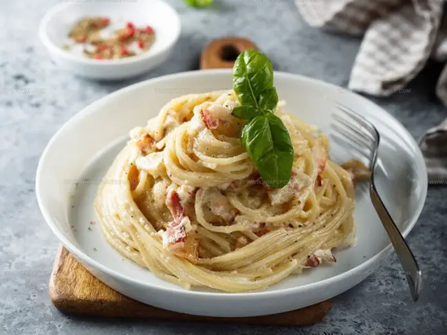 The Role of Heavy Cream in Creamy Pasta Sauces